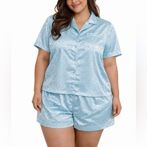✅🦋Secret Treasures Satin Pajama Set in Sky Blue.